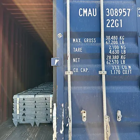 What are the countries that account for the higher share of aluminum exports?
